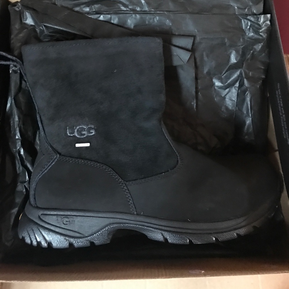 Brand New in Box Men’s Darius Ugg Boots